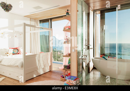 Camera bambino con bagno en suite Foto Stock