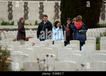 Tyne Cot WWI Cimitero ( 3587 sepolture), e Memorial (34949 nomi del mancante) a Passchendaele,vicino a Ypres,lebbroso,Belgio. Foto Stock