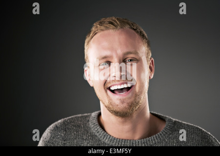 Ritratto di laughing man Foto Stock
