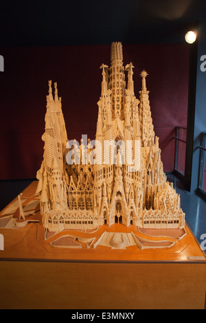 La Sagrada Familia, Antonio Gaudi modello della chiesa completato, il Museo della Storia della Catalogna a Barcellona, Spagna. Foto Stock