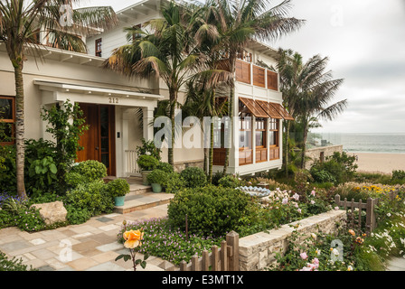 Beachfront home sul filamento che si affacciano sull'Oceano Pacifico a Manhattan Beach, California, Stati Uniti d'America. Foto Stock