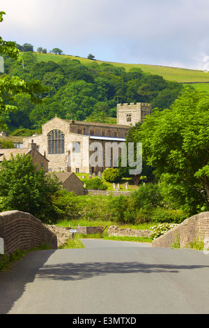 Sant'Andrea Chiesa, ammaccature, Yorkshire Dales National Park, Cumbria, Inghilterra, Regno Unito. Foto Stock