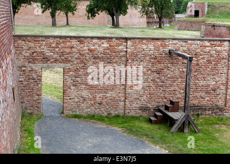 I Gallows, luogo di esecuzione nella piccola fortezza Terezin, campo di concentramento Theresienstadt Foto Stock