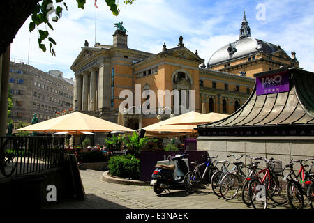 Il Teatro Nazionale di Oslo fu costruito nell'anno 1899, è uno dei più grandi e più famoso teatro in Norvegia. Foto: Klaus Nowottnick Data: 29 Maggio 2014 Foto Stock