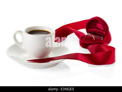 Wedding still life, gli anelli di nozze, tazze di caffè Foto Stock