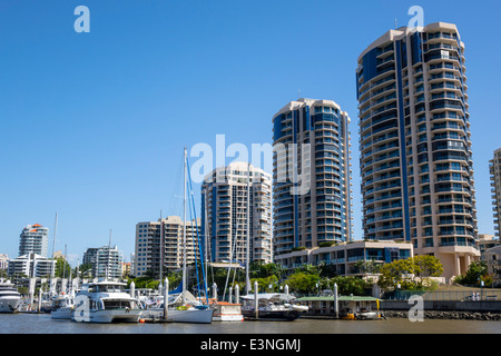 Brisbane Australia,Kangaroo Point,Brisbane River,Dockside,marina,condominio appartamento residenziale appartamenti costruzione edifici alloggio,barche,yacht, Foto Stock