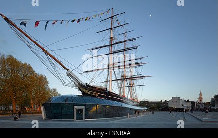 Esterno di vetro del Cutty Sark, Greenwich. Ristrutturato 2012. Foto Stock