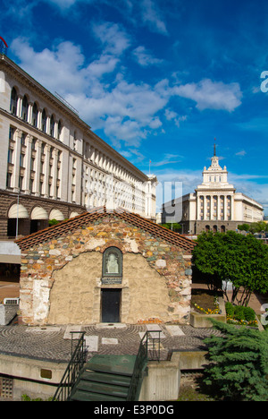 Sveta Petka Samardjinska chiesa del secolo XIV, Ploshad Sveta Nedelya Square, Central Sofia, Bulgaria, Europa Foto Stock