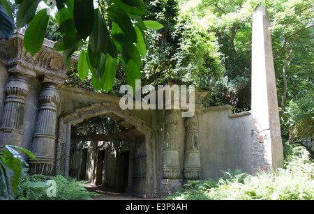 Egyptian Avenue - Highgate (Ovest) Cimitero - Camden - Londra Foto Stock