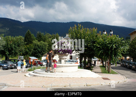Resort Borgo di Autrans nella nazionale del Parco Naturale del Vercors, Isere, Rhone-Alpes, Francia. Foto Stock