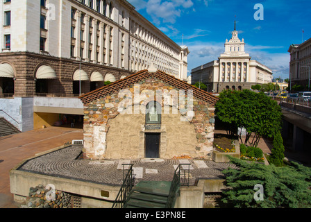 Sveta Petka Samardjinska chiesa del secolo XIV, Ploshad Sveta Nedelya Square, Central Sofia, Bulgaria, Europa Foto Stock