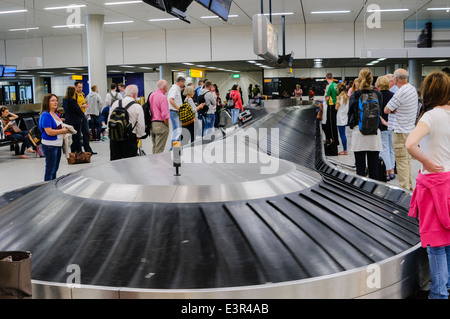 Cinghia bagagli all'aeroporto di Schiphol Foto Stock