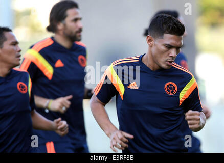 Rio De Janeiro, Brasile. Il 27 giugno, 2014. Colombia Nazionale dei giocatori di team di partecipare a una sessione di formazione in Rio de Janeiro, Brasile, il 27 giugno 2014. La Colombia si faccia Uruguay sabato prossimo durante il Round di 16 di 2014 FIFA World Cup Brasile. © Juan Roleri/TELAM/Xinhua/Alamy Live News Foto Stock