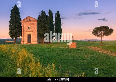 La Cappella della Madonna di Vitaleta, nel cuore della Toscana vicino a Pienza in de Val d'Orcia Foto Stock