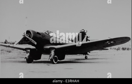 Questa immagine, parte della collezione Charles M. Daniels, mostra un aereo Northrop, evidenziando il ruolo dei progetti innovativi di Northrop nell'aviazione iniziale. Le caratteristiche dell'aeromobile nella collezione risalgono probabilmente agli anni '1930 e riflettono i contributi dell'azienda alle tecnologie dell'aviazione e della difesa. Foto Stock