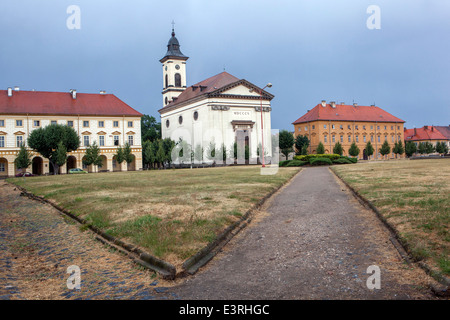 Terezin città Theresienstadt ex ghetto ebraico, Chiesa sulla piazza principale, Repubblica Ceca Foto Stock