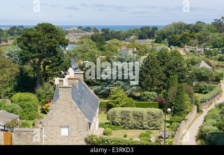 Scenario idilliaco all'Ile de Brehat vicino alla costa di Granito Rosa in Bretagna, Francia Foto Stock