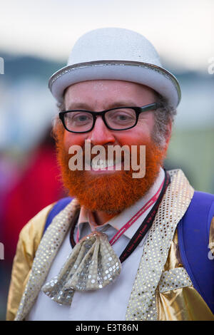 Glastonbury, Regno Unito. Il 28 giugno, 2014. I frequentatori del festival presso il festival di Glastonbury, Somerset. Il 28 giugno 2014. Credito: Lloyd/Alamy Live News Foto Stock