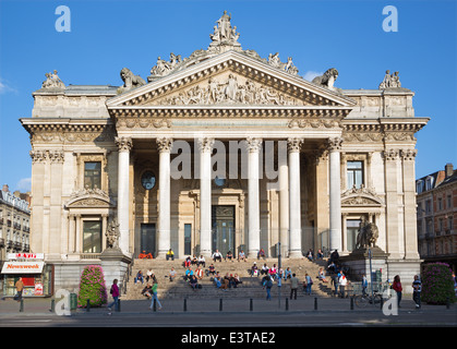 Bruxelles, Belgio - 15 giugno 2014: Borsa di Bruxelles - Bourse nella luce della sera. Foto Stock