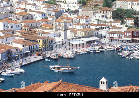 Panoramica del porto di Hydra, isola di Hydra, nelle isole del golfo Saronico della Grecia. Foto Stock