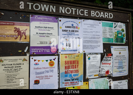 Città Bacheca High Street Southam Warwickshire, Regno Unito Foto Stock