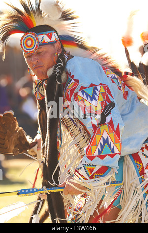 SCOTTSDALE, AZ - 3 novembre: Native American ballerini partecipare all'annuale Montagna Rossa Eagle Pow-wow Foto Stock