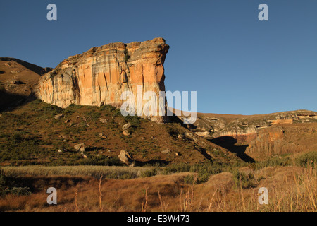 La formazione rocciosa conosciuta come il contrafforte in the Golden Gate Highlands National Park in Sud Africa. Foto Stock