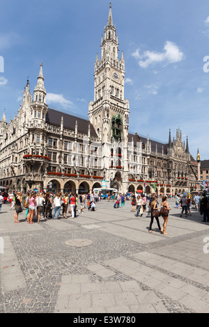 Nuovo Municipio sulla piazza Marienplatz, Monaco di Baviera, Baviera, Baviera, Germania, Europa Foto Stock