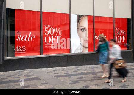 Marks & Spencer M&S negozio di abbigliamento in Sauchiehall Street, Glasgow, Scozia, Regno Unito Foto Stock