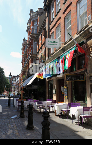 Arcadia e Cote ristoranti nel cuore di sistemazione di Kensington High Street, London W8 Foto Stock