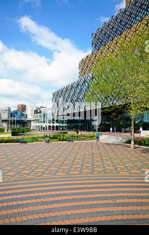 Vista della Piazza del Centenario compresa la ICC, Symphony Hall, Repertory Theatre e la Biblioteca di Birmingham, Inghilterra, Regno Unito. Foto Stock