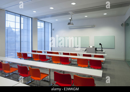 Sala seminario, Arkwright e edifici di Newton, interni di Nottingham Trent University, Regno Unito Foto Stock