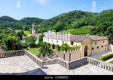 Villaggio di Luvigliano di Torreglia da Villa dei Vescovi Foto Stock