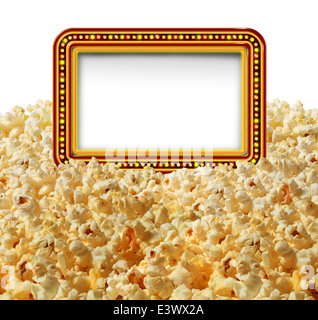 Cinema popcorn con un fustellato movie marquee segno come un intrattenimento simbolo di comunicazione per gli spettacoli TV o spettacoli teatrali isolato su uno sfondo bianco. Foto Stock