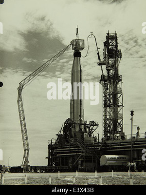 Questa immagine mostra il razzo Convair/General Dynamics Atlas 88D, che è stato utilizzato per lanciare la capsula Mercury, la prima navicella spaziale americana a trasportare un astronauta nello spazio. E' stato un momento chiave nella corsa allo spazio degli Stati Uniti. Foto Stock