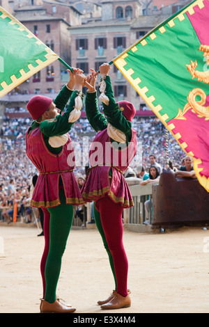 Contrada del drago, il corteo storico, il palio di Siena Siena, Toscana, Italia, Europa Foto Stock