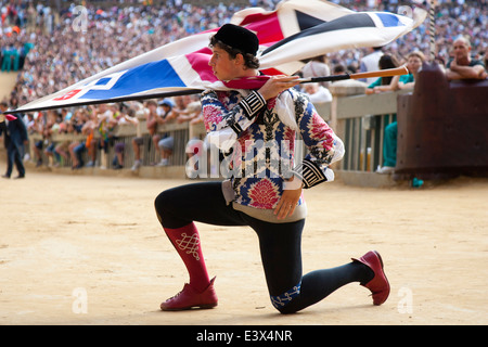 Contrada dell'istrice, corteo storico, il palio di Siena Siena, Toscana, Italia, Europa Foto Stock