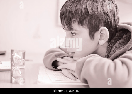 Ragazzo che sta facendo il suo dovere Foto Stock