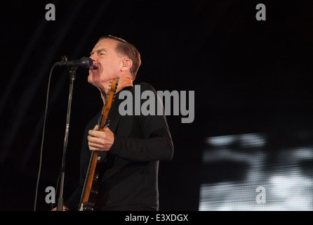 Westport House,Westport,l'Irlanda,29 giugno 2014,Bryan Adams si esibisce dal vivo a Westport Festival il 28 giugno Foto Stock