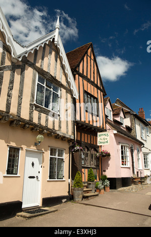 Regno Unito Inghilterra, Suffolk, Lavenham, High Street, Munning's Emporium in Crooked House Foto Stock