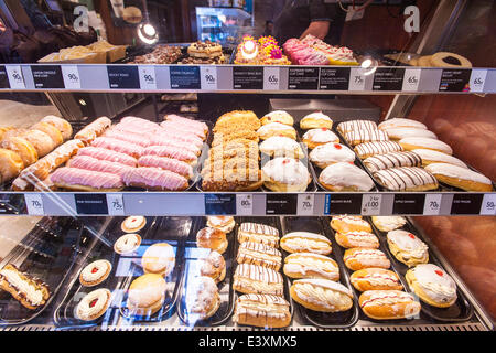 Greggs panificio negozio e cafe, Norwich, Norfolk Foto Stock