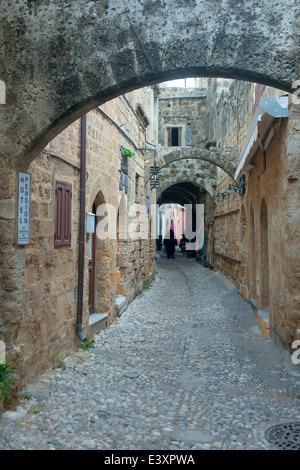 Griechenland, Rhodos-Stadt, Altstadt, Blick in die Odos Fanouriou Foto Stock