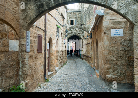 Griechenland, Rhodos-Stadt, Altstadt, Blick in die Odos Fanouriou Foto Stock