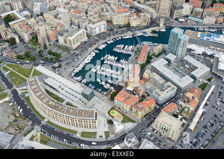 VISTA AEREA. Porto Turistico di Savona. Provincia di Savona, Liguria, Italia. Foto Stock