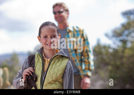 Ritratto di padre e figlia di escursioni, Sedona, in Arizona, Stati Uniti d'America Foto Stock