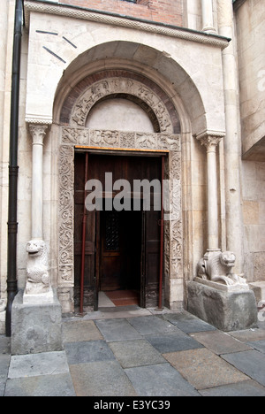 La Porta della Pescheria, Cattedrale di Modena Foto Stock