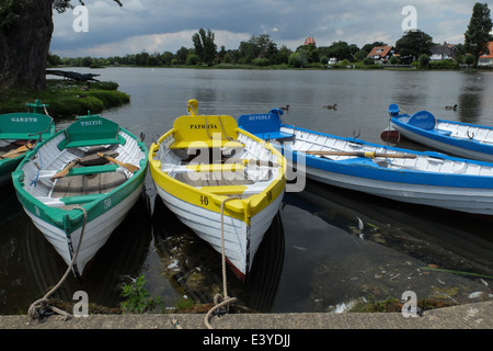 Gite in barca sul lago a Thorpeness nel Sussex East Anglia England Foto Stock