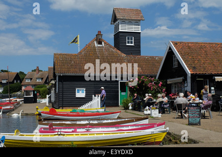 Gite in barca sul lago a Thorpeness nel Sussex East Anglia England Foto Stock