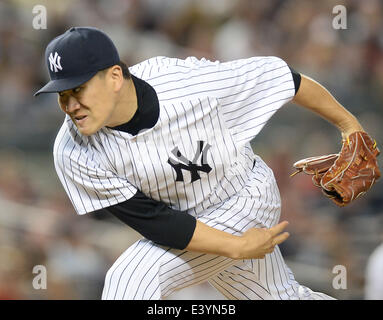 Il Bronx, NY, STATI UNITI D'AMERICA. Il 28 giugno, 2014. Masahiro Tanaka (Yankees), 28 giugno 2014 - MLB : Masahiro Tanaka dei New York Yankees in azione durante il Major League Baseball gioco contro i Boston Red Sox allo Yankee Stadium nel Bronx, NY, STATI UNITI D'AMERICA. © AFLO/Alamy Live News Foto Stock