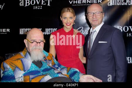 Artisti per la pace e la giustizia 2013 Holiday beneficio a Su & Giù nella città di New York con: Chuck Close,Genevieve Bahrenburg,Paul Haggis dove: la città di New York, New York, Stati Uniti quando: 10 Dic 2013 Foto Stock